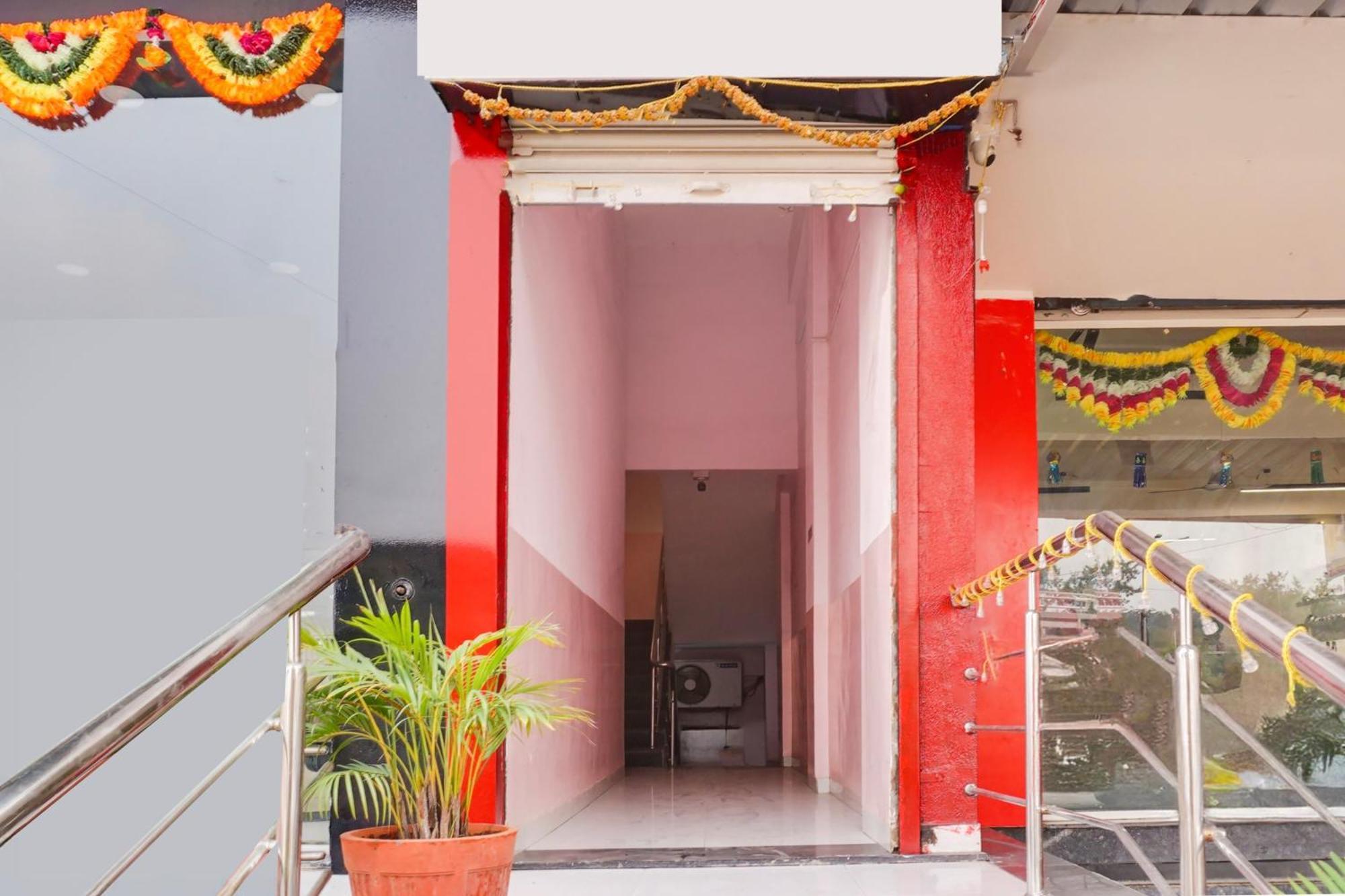 Super Collection O Chandan Nagar Kharadi Formerly Kharadi Inn Pune Esterno foto