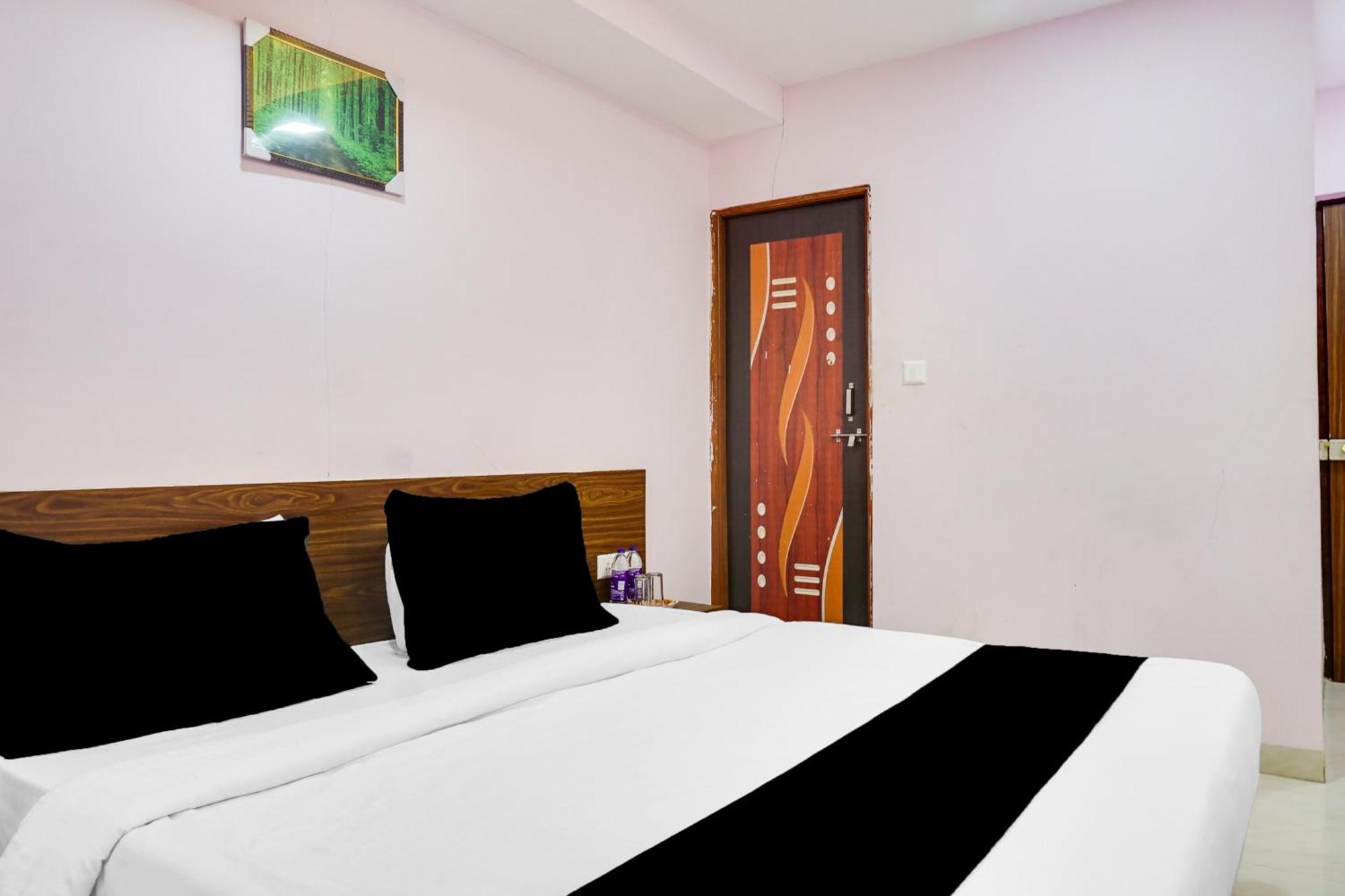 Super Collection O Chandan Nagar Kharadi Formerly Kharadi Inn Pune Esterno foto